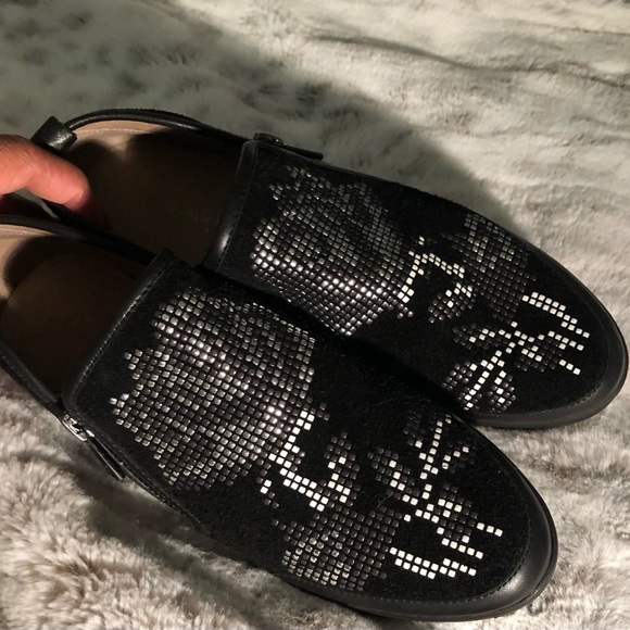 Donald J Pliner Shoes - Picture 4 of 11